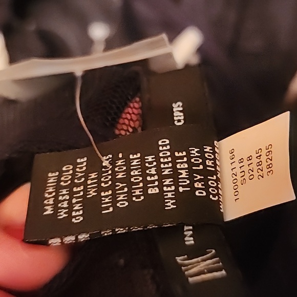 Beautiful sexy lace tank top with floral appliques NWT pit to pit 20" length 25" - Picture 5 of 6